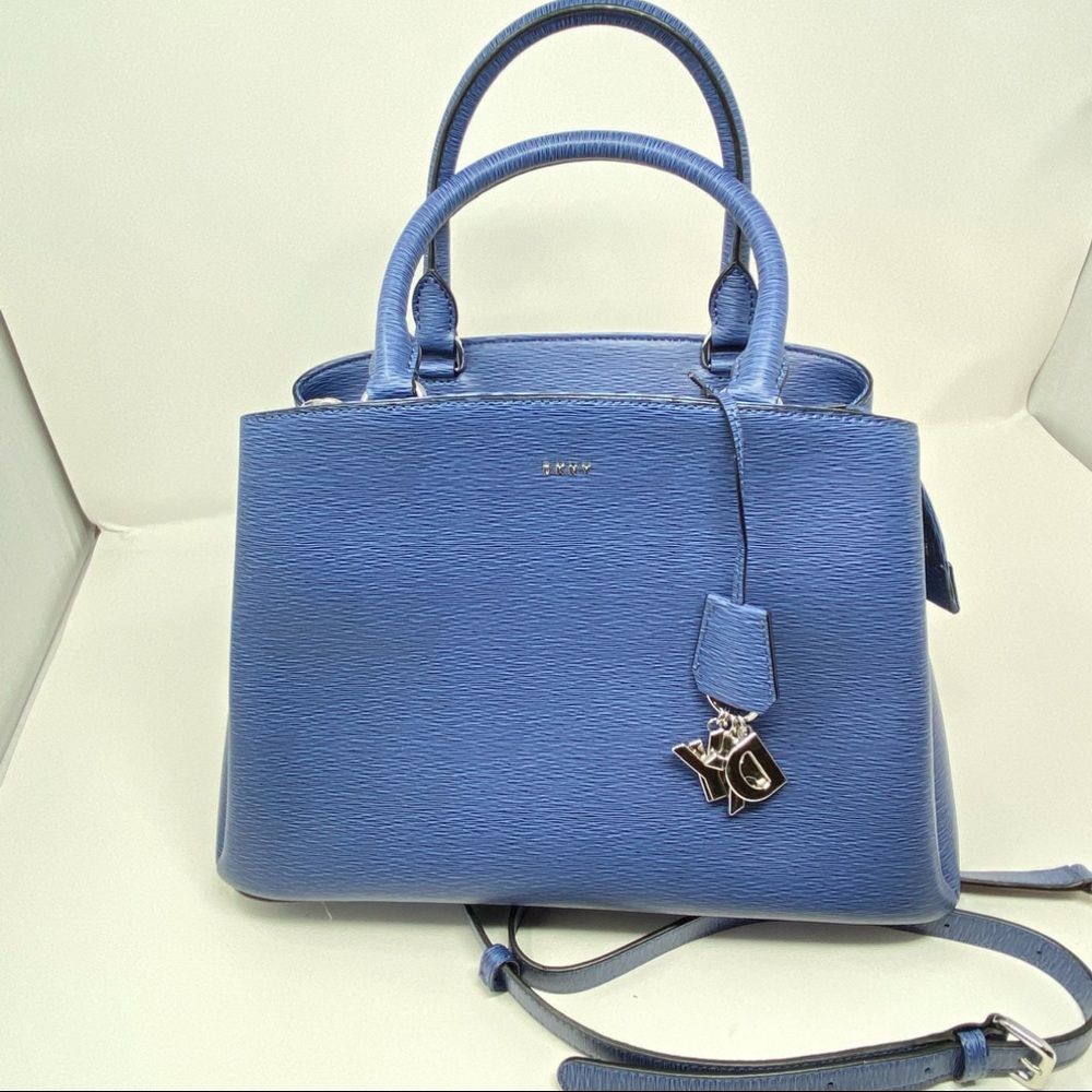 ❤️DKNY Paige Large Leather Satchel.  NWOT.